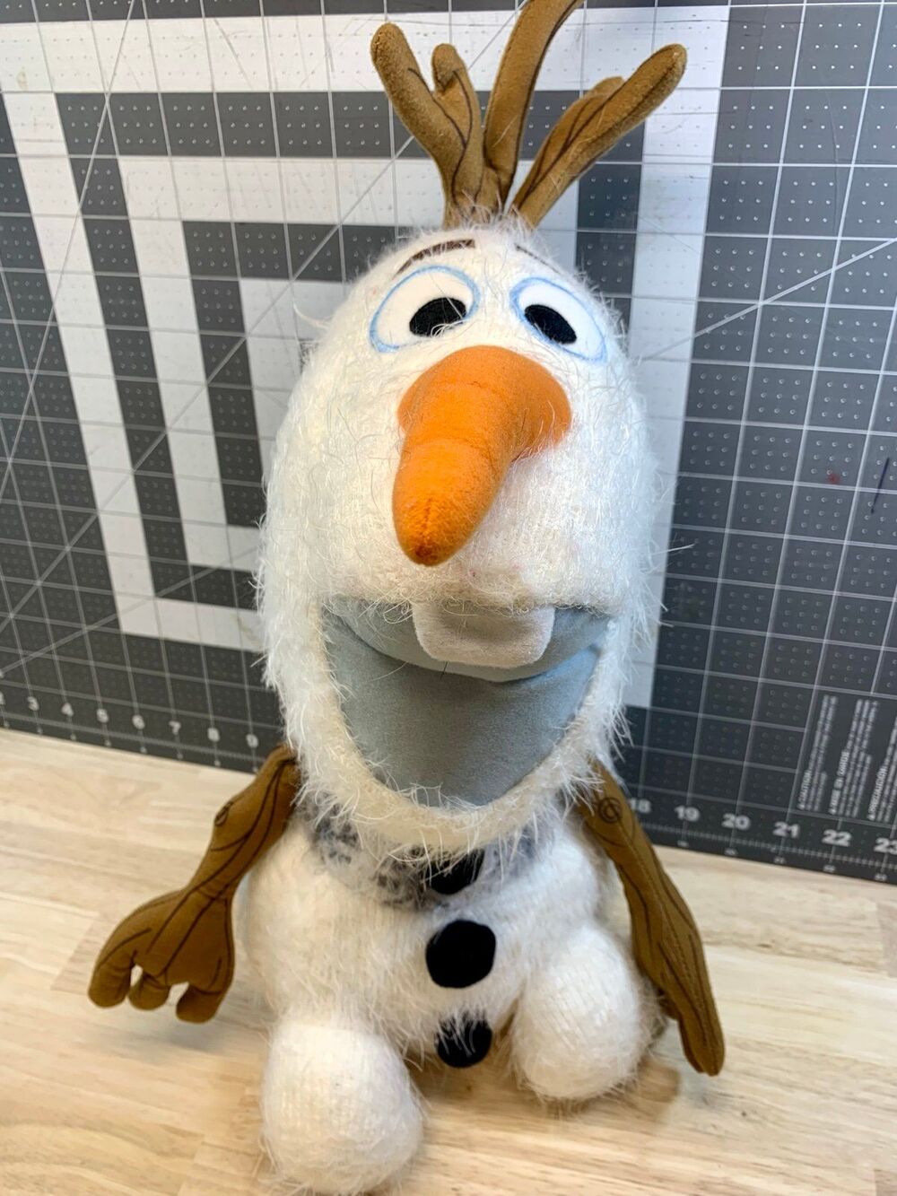 Disney Frozen Broadway Olaf Plush – Special Edition 2018 Medium Stuffed Animal